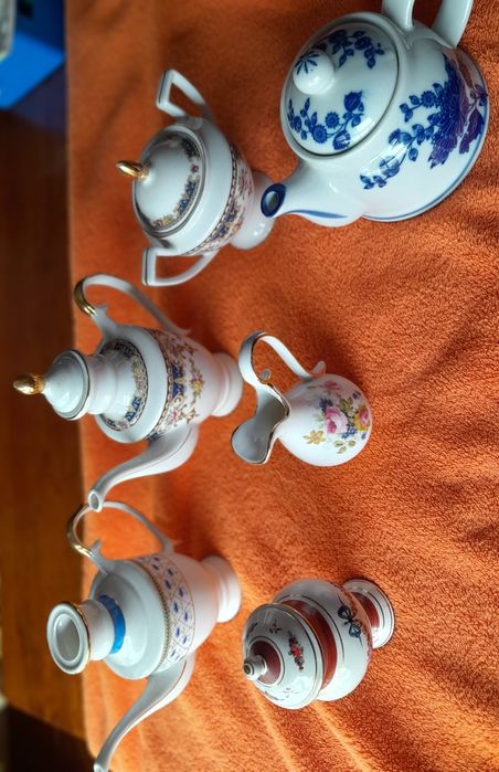 Louças .. pequenos boles de chá antigos