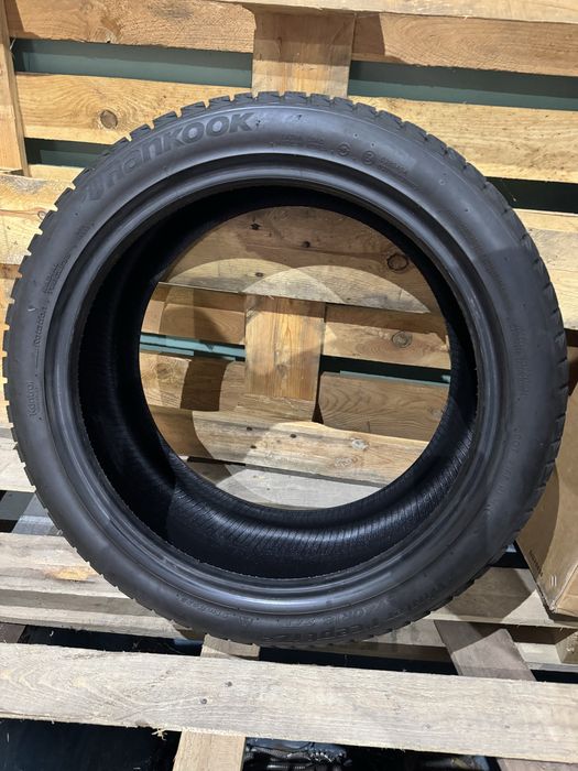 Продам зимнюю резину HANKOOK 225/40/18 и 245/40/18