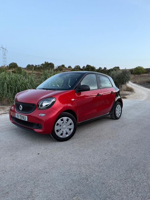 Smart fourfour 
Ano 2016
Gasolina 
120500 km 
Caixa manual 
Interior i