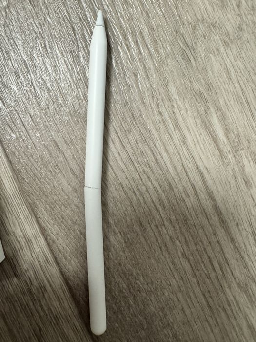 Продам пошкодщений Apple pencil