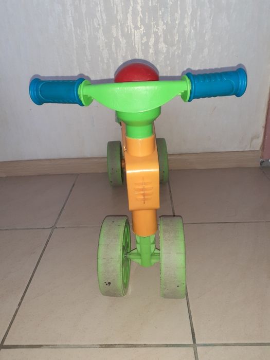 Продам беговел-мотоцикл