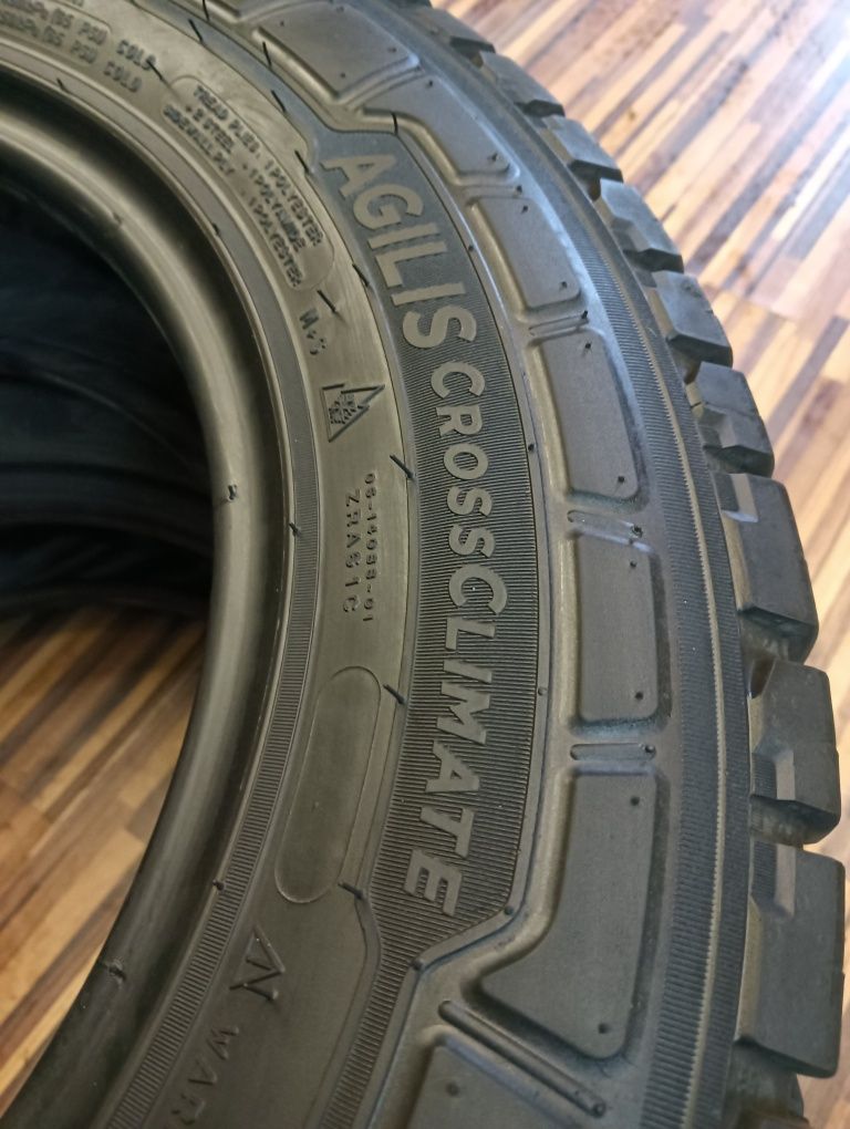 195/70/15C Michelin Agilis CrossClimate komplet
