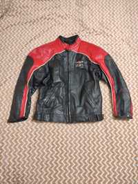 Шкіряна куртка на мотоцикл