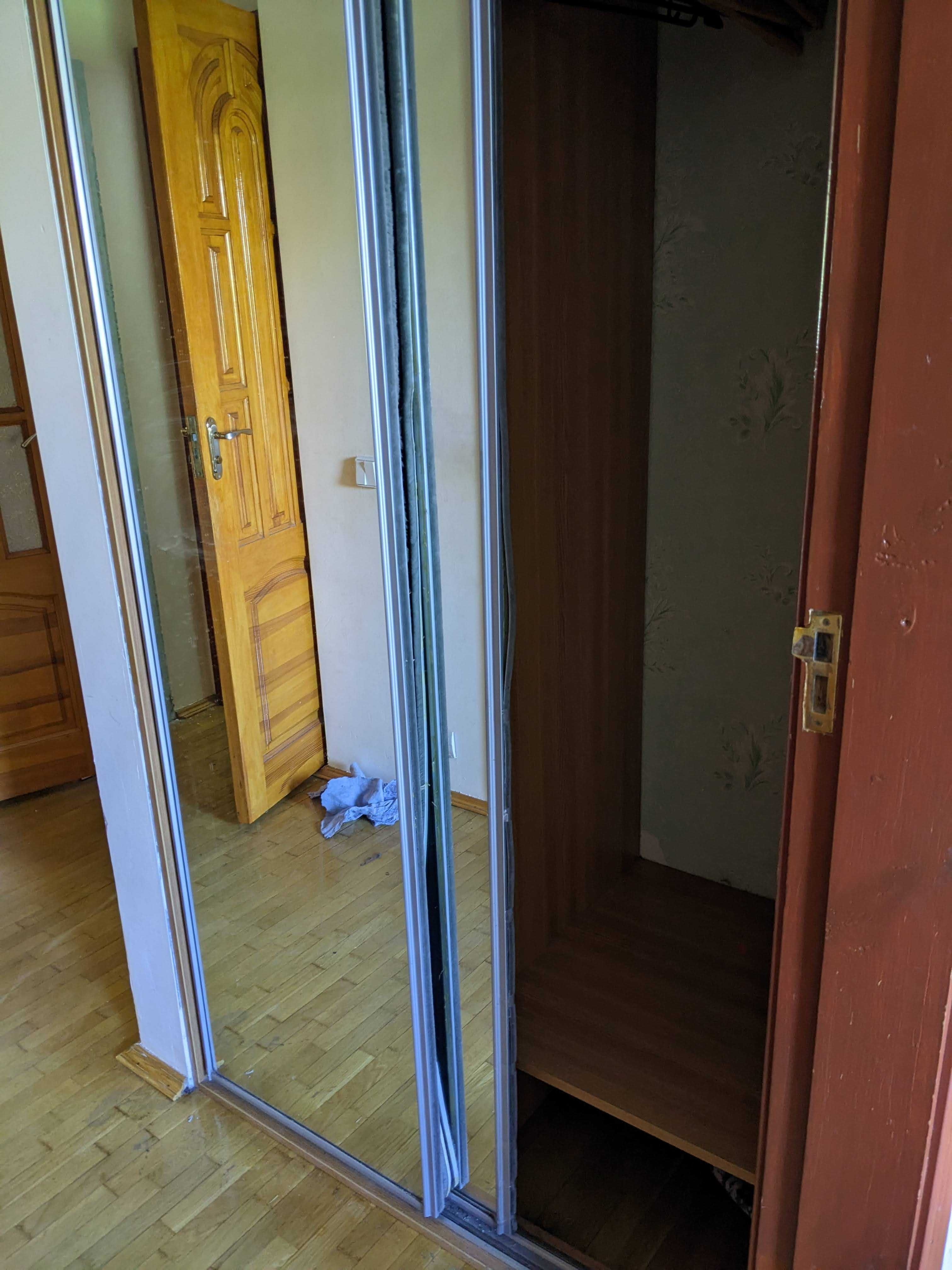 Шафа-купе, вбудована розсувна система
