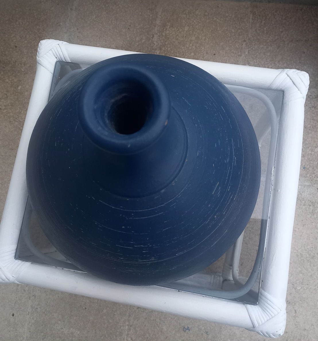 Vendo jarra/jarrão vaso, em barro pintado altura 37 cm