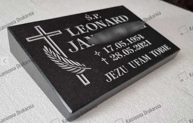 Napisy na tablicach granitowych - poduszki, tablice stojące i leżące