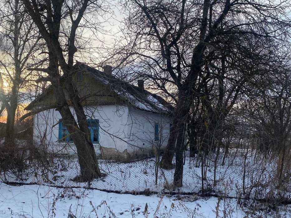 Продам земельну ділянку у Варковичах по центральній вулиці