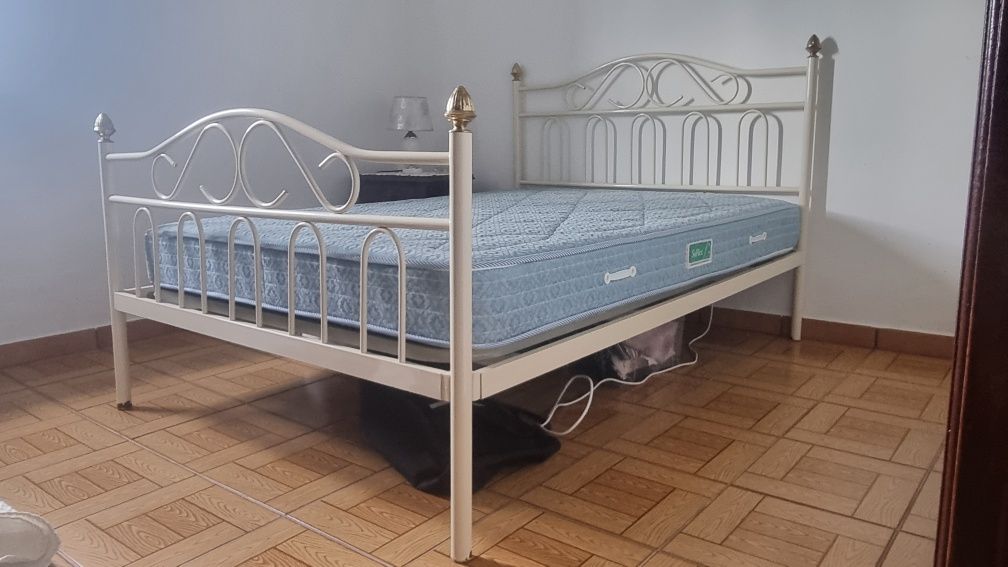 Cama de casal + colchão