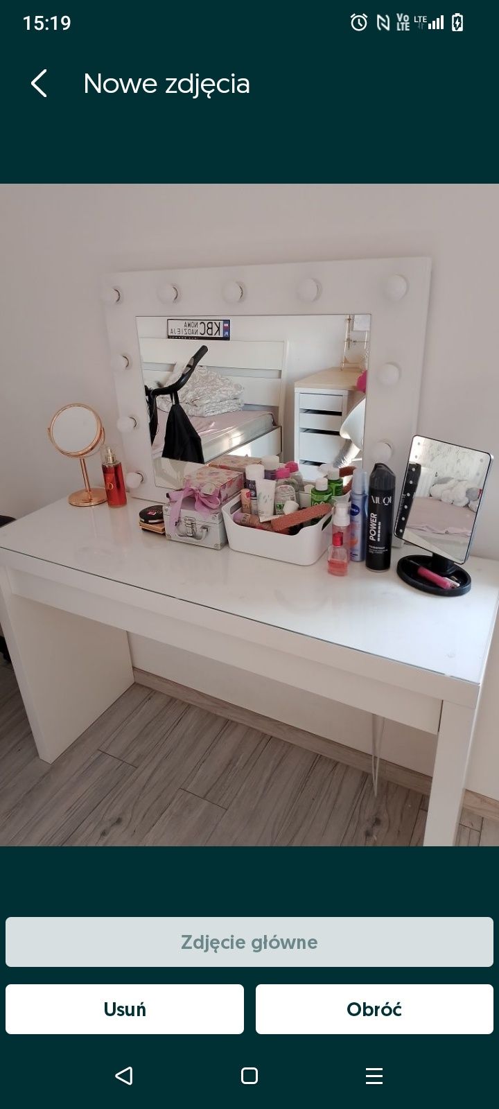 Lustro do makijażu z lampkami