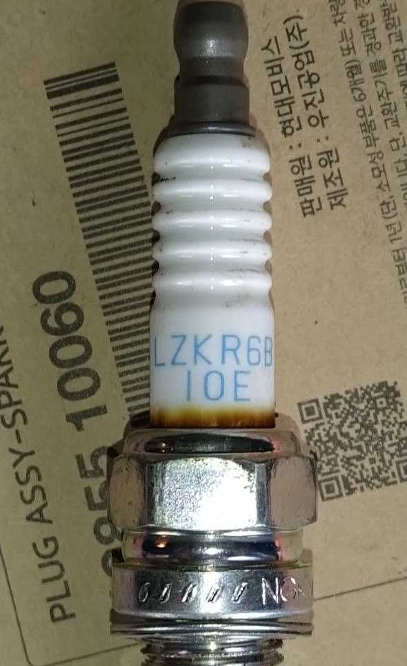 Свіча запалювання NGK Standart LZKR6B10E ( комплект 4 шт.)