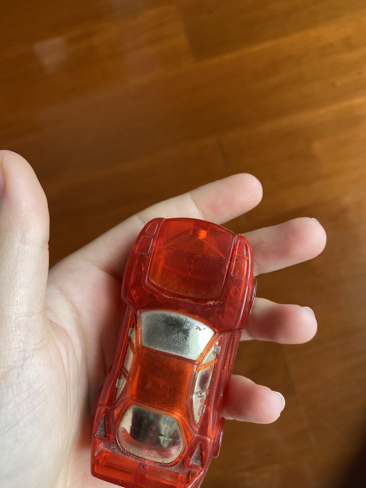 Carrinho de plastico vermelho lanterna vintage