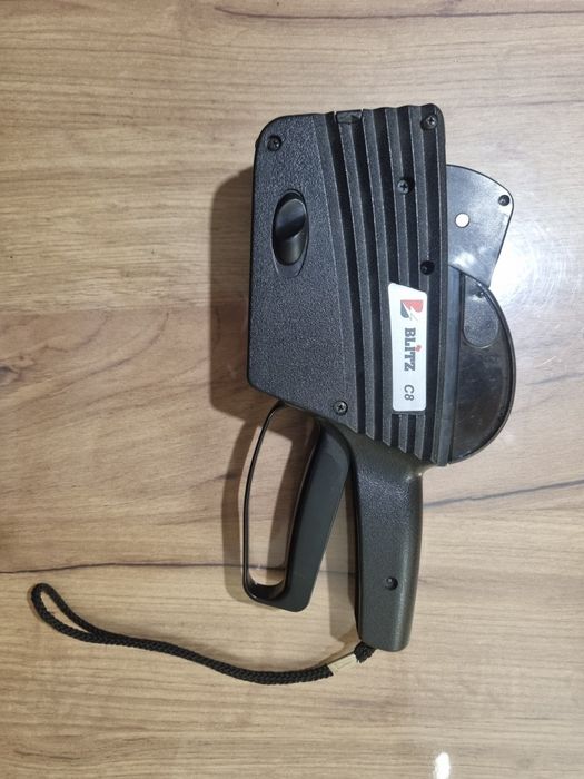 Jednorzędowa metkownica BLITZ C8