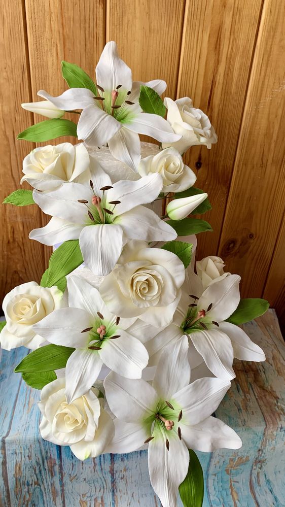 Квіти з мастики для весільних тортів