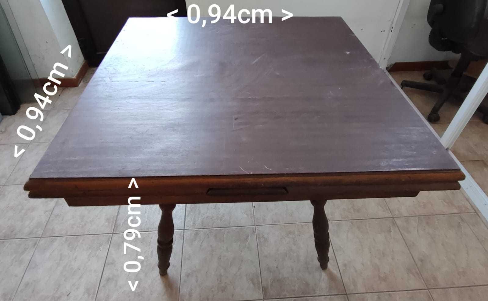 Mesa de madeira de abrir