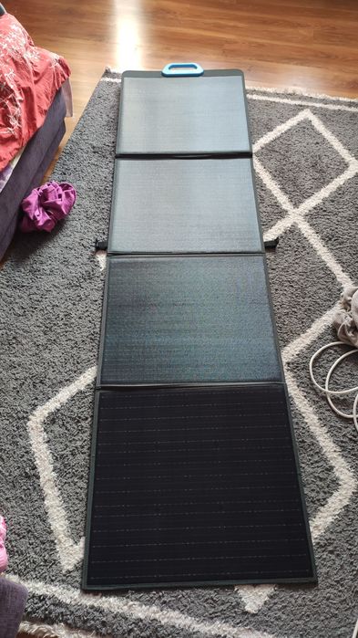 Bluetti solar panel PV200