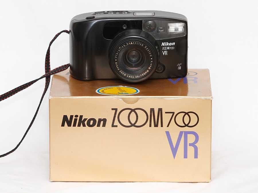 Nikon Zoom 700 VR para peças, reparação ou decoração