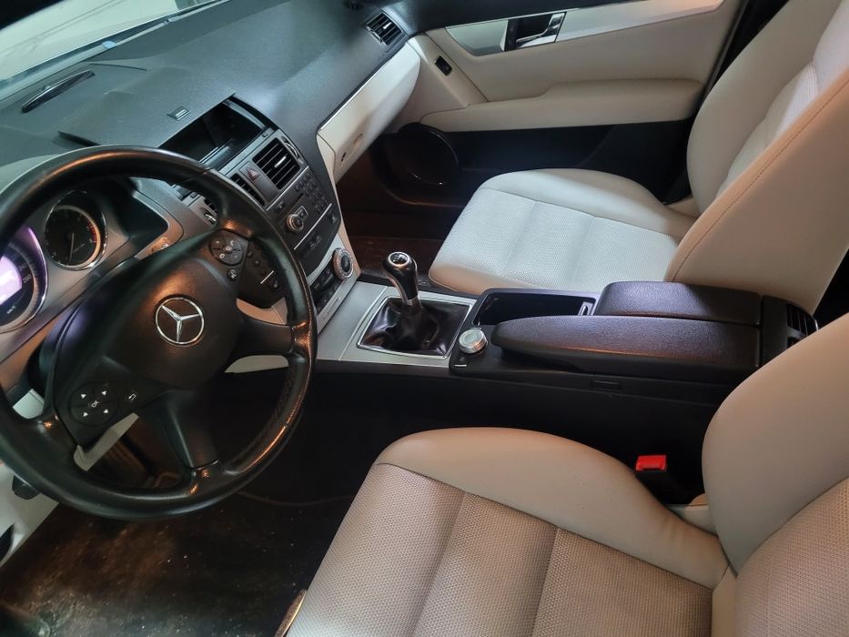 Mercedes c200 piękny Avangard