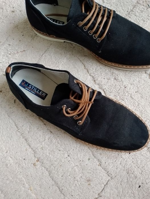 Ботинки зимни робочи 42 розмир 500 шапкы по. 200 красовкы 400