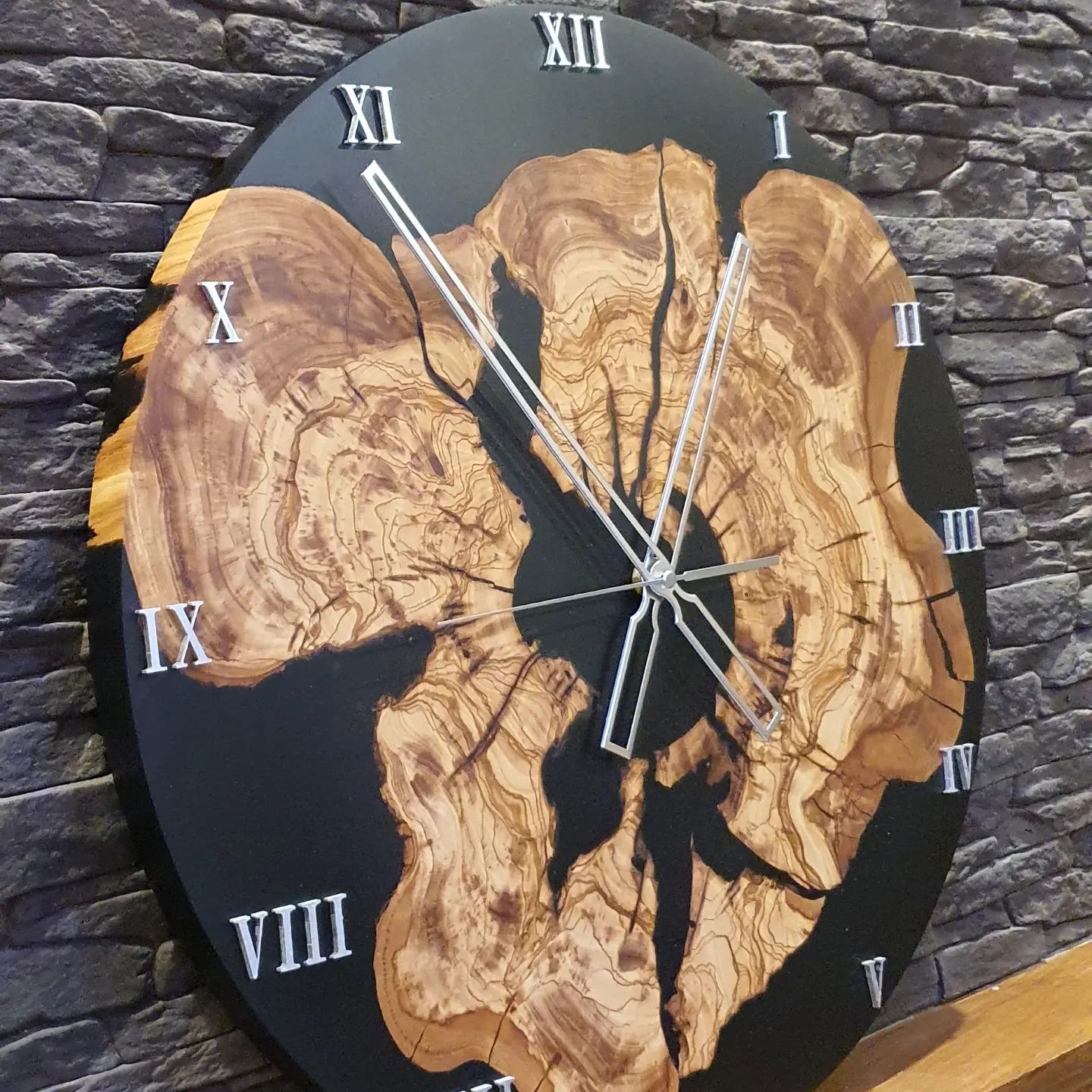 Zegar drzewo oliwne żywica epoksydowa