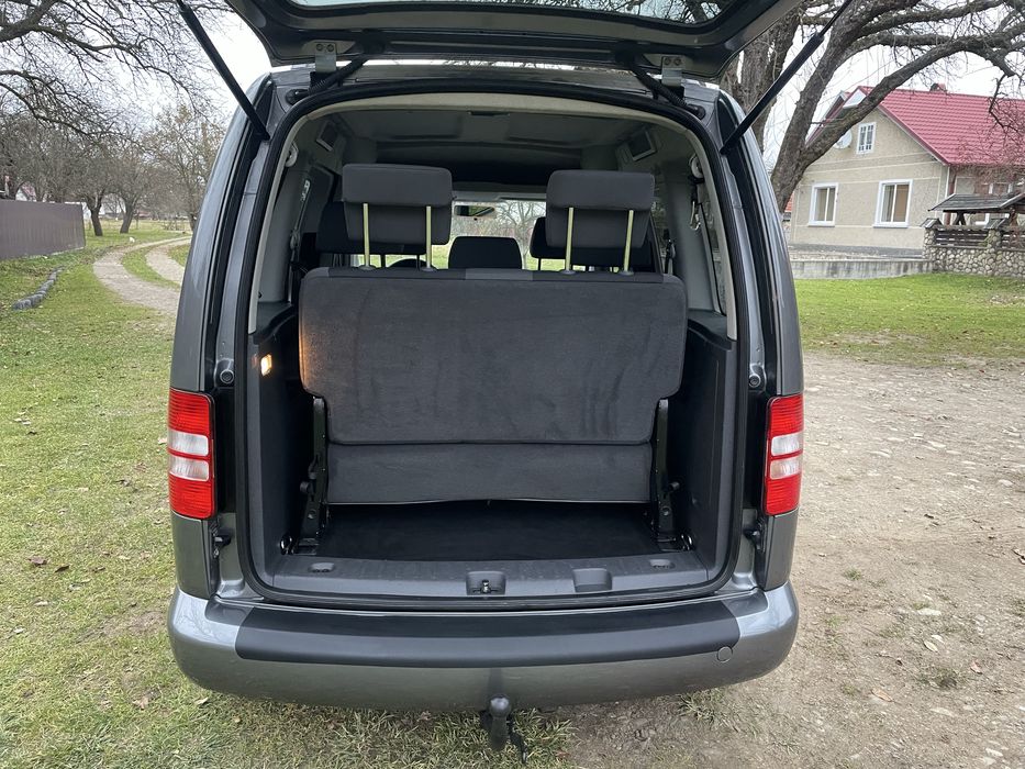 Свіжопригнаний кадді,7 місць