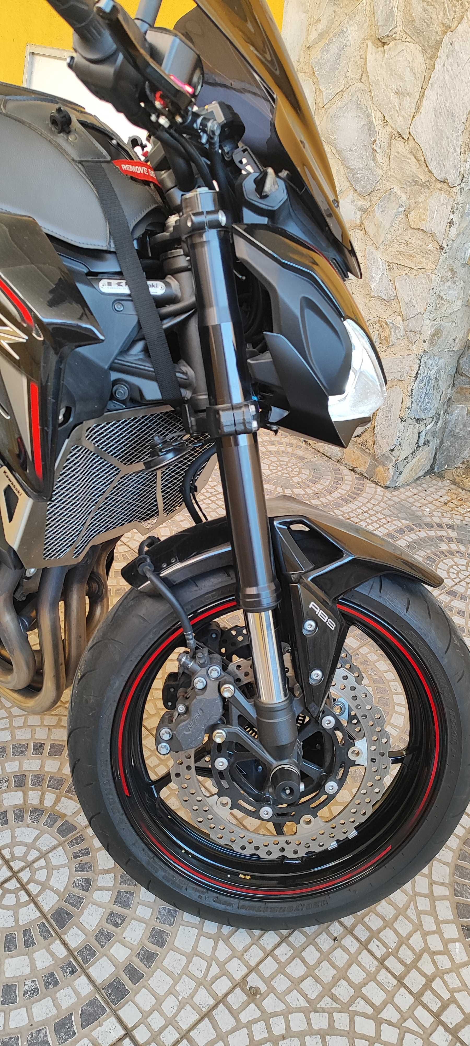 Vendo Kawasaki  Z900  ou troco por vitara