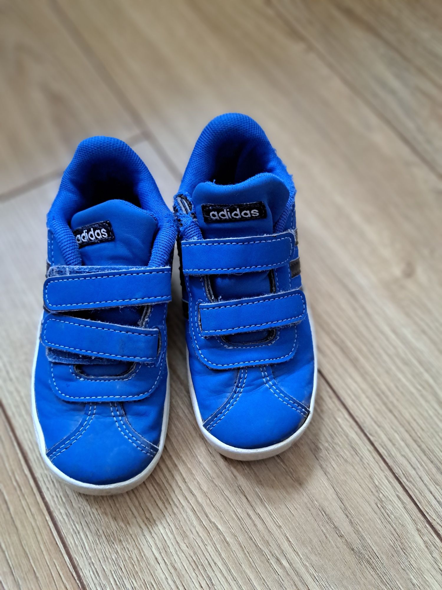 Buty adidas chłopięce na co dzień r.26