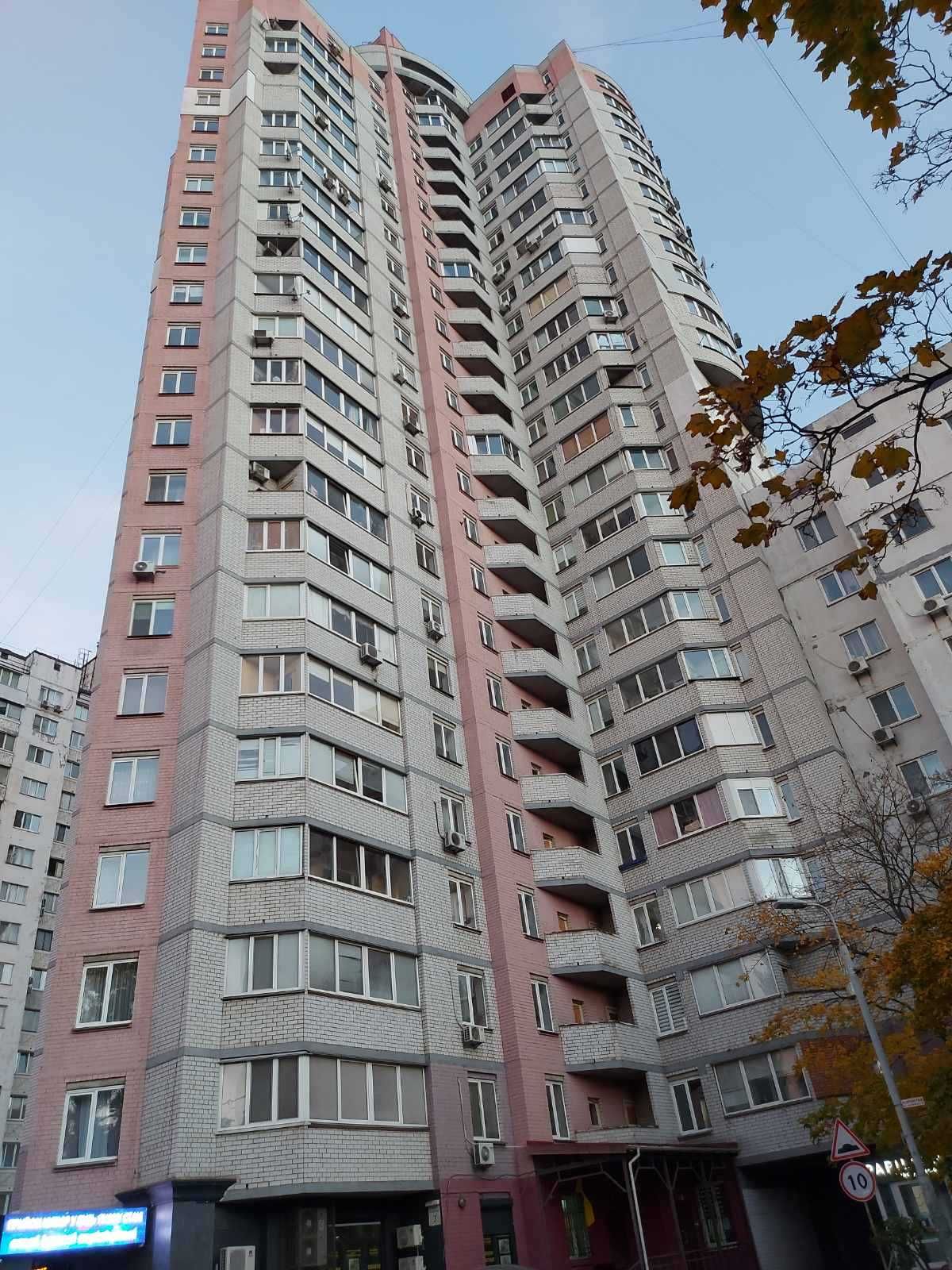 Позняки Здолбунівська 3Г, 3-х кім, 2/25п, 101кв.м. тепла 92000 $, торг