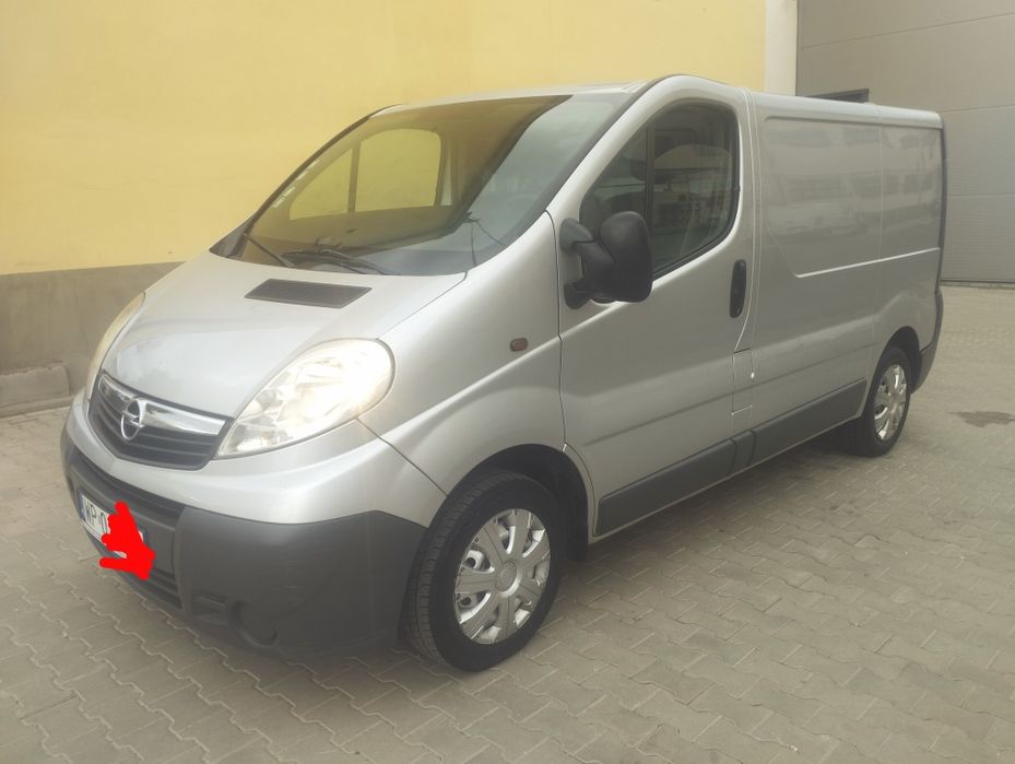 Opel Vivaro 2,0  dobry klamocik do pracy,nowa skrzynia trafic
