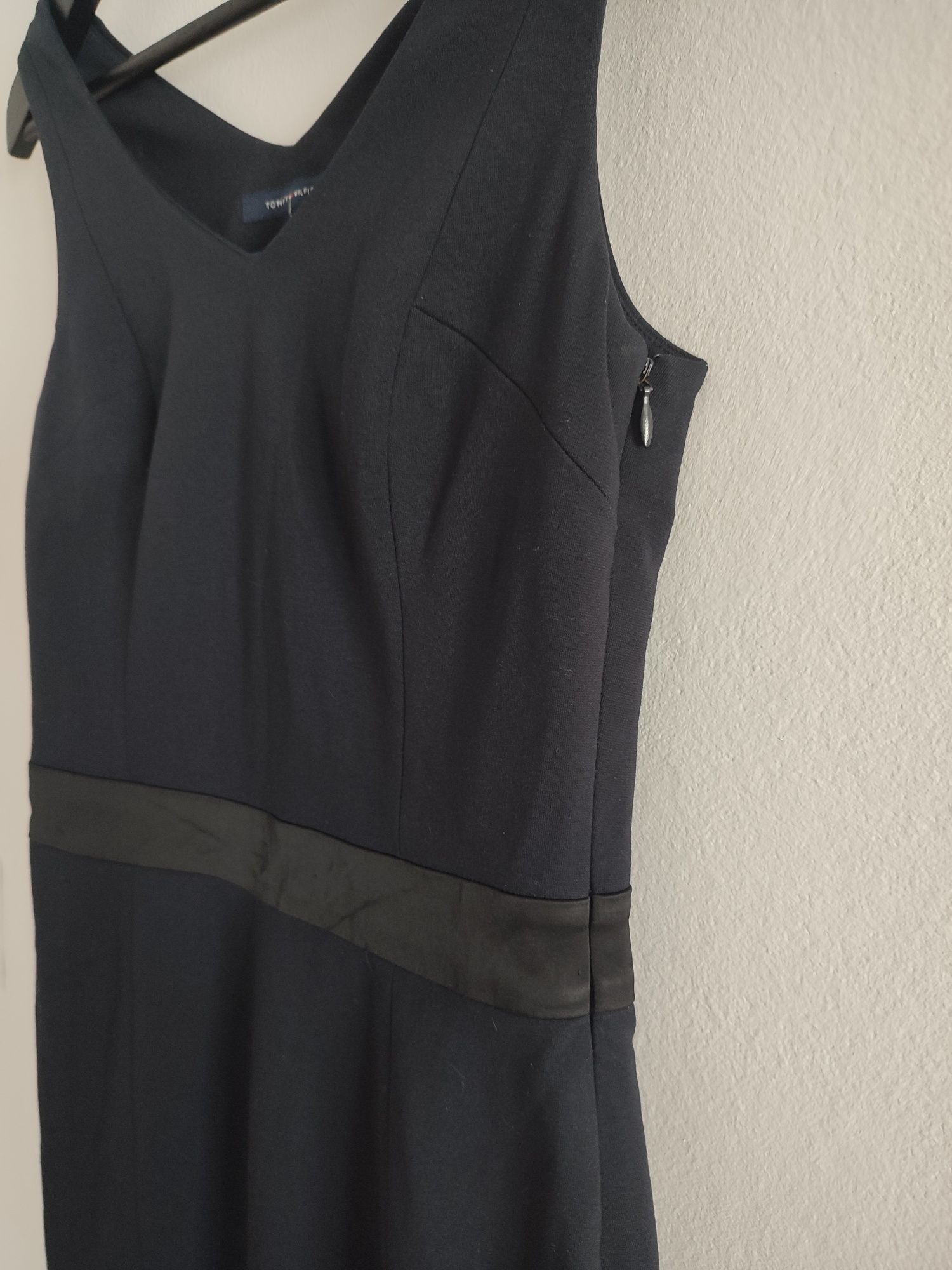 Piękna oryginalna sukienka Tommy Hilfiger rozmiar XS
