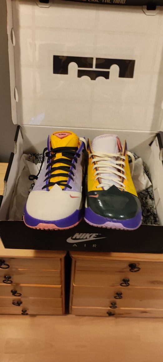 Adidasy LeBron James roz 48
