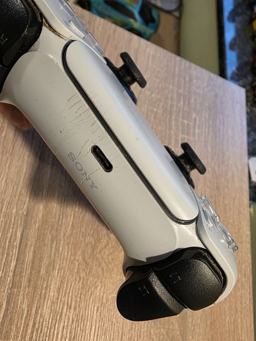 Dual Sense plus 2 nowe analogi Halla