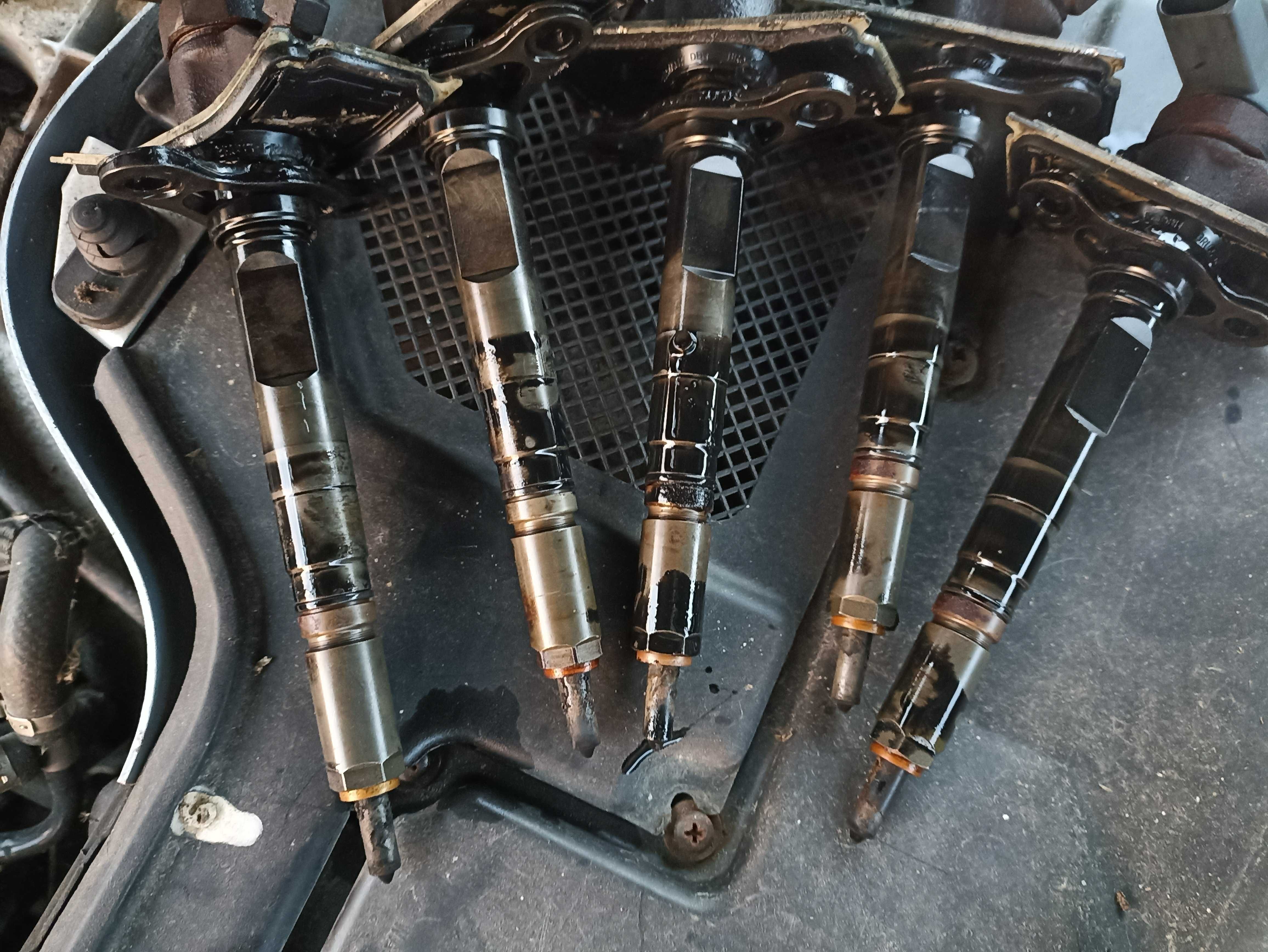 Wtryski wtryskiwacz Audi A8 D2 3.3TDI V8 AKF wtrysk BOSCH