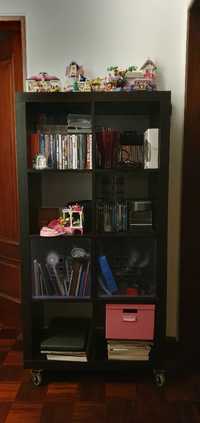 Estante Expedit (nova Kallax) preta-cast com rodas