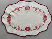 Mała owalna biało-bordowa serwetka Wielkanoc vintage długość 44,5 cm