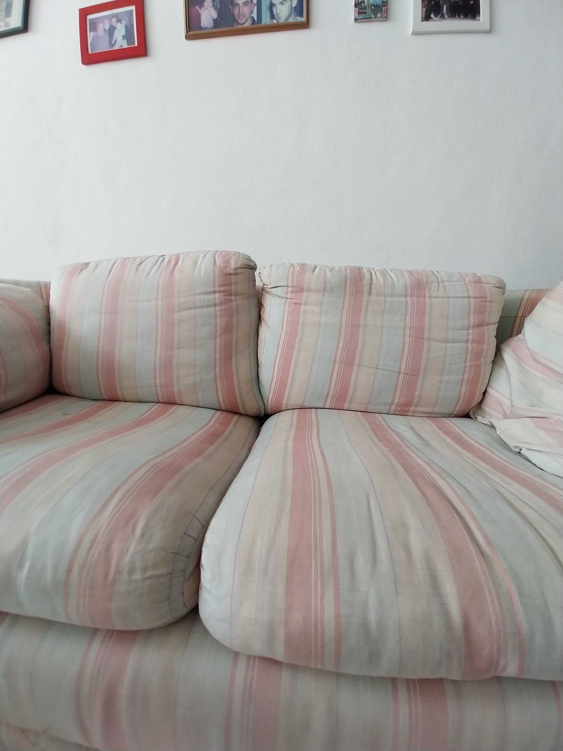 Sofá 3 lugares beige rosa