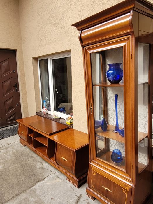 Serwantka włoska witryna    orzech