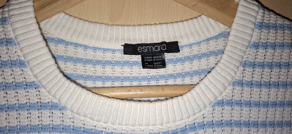 Dzianinkowy sweterek