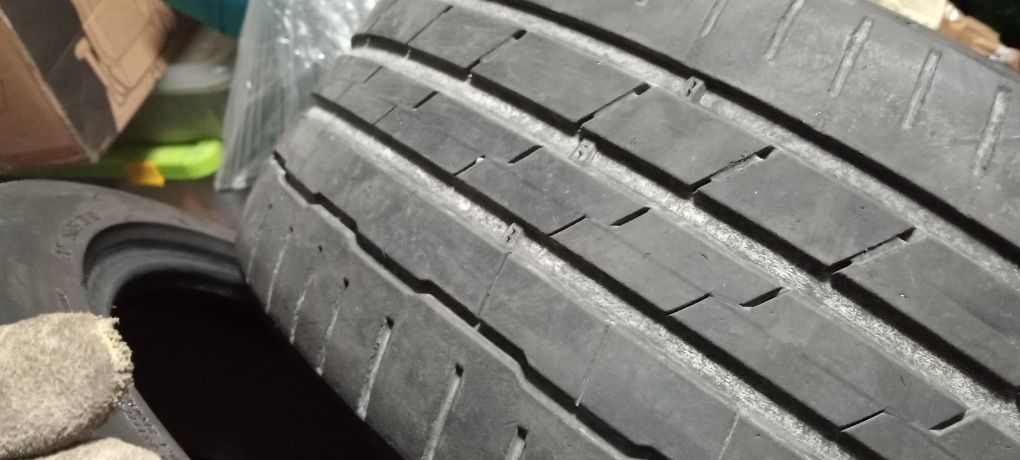 Pneus hankook 235/ 40/ 19