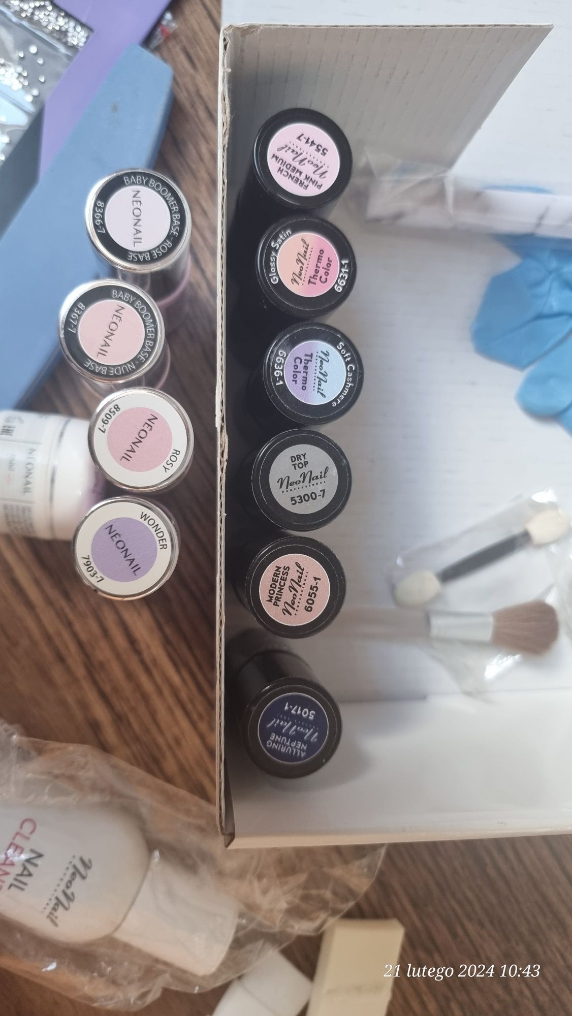 NeoNail zestaw do hybryd Smart Set Premium z dodatkami, lakiery