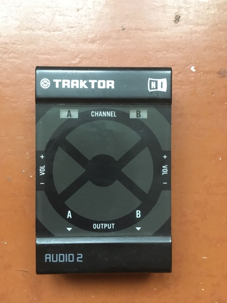 Native Instruments Audio 2 DJ