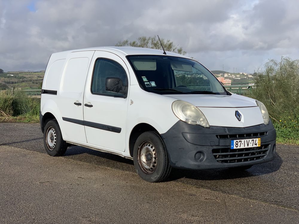 Renault Kangoo 1,5 dci, 2010. Livro de revisoes completo.