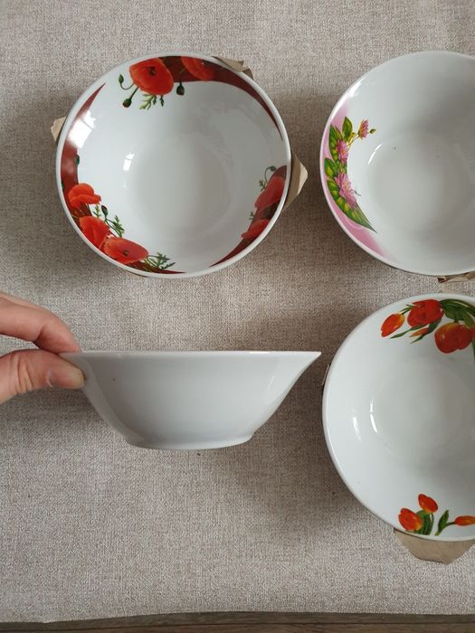 Бокалы, стаканы, тарелки