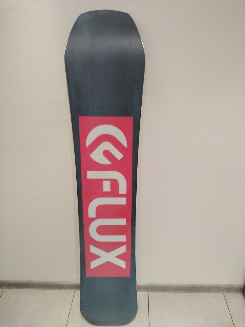 Deska snowboardowa Flux