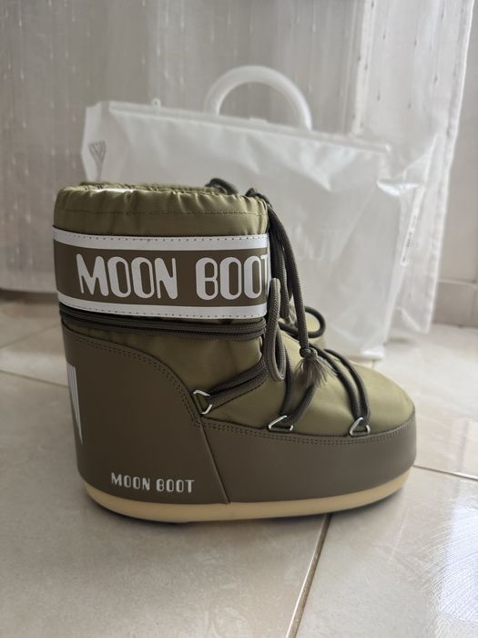 Луноходи, зимові сапоги жіночі Moon Boot короткі 36/38 хакі