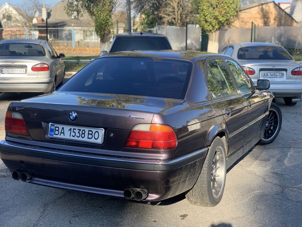 Продам свой BMW Е38 740I