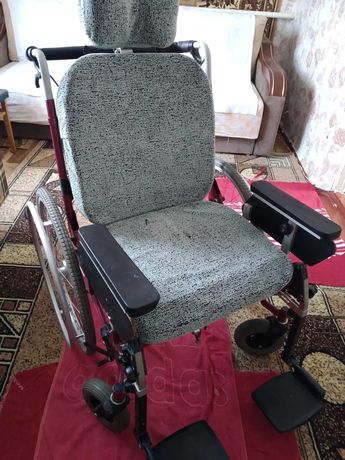 'крісло--коляска інвалідна