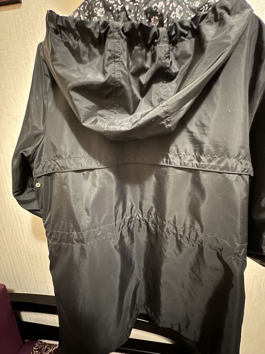 Вітровка жіноча, чорна, комбінована