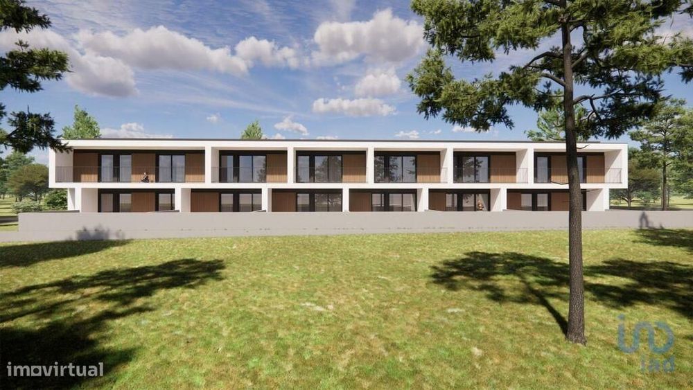 Apartamento em Mazedo e Cortes de 44,00 m2