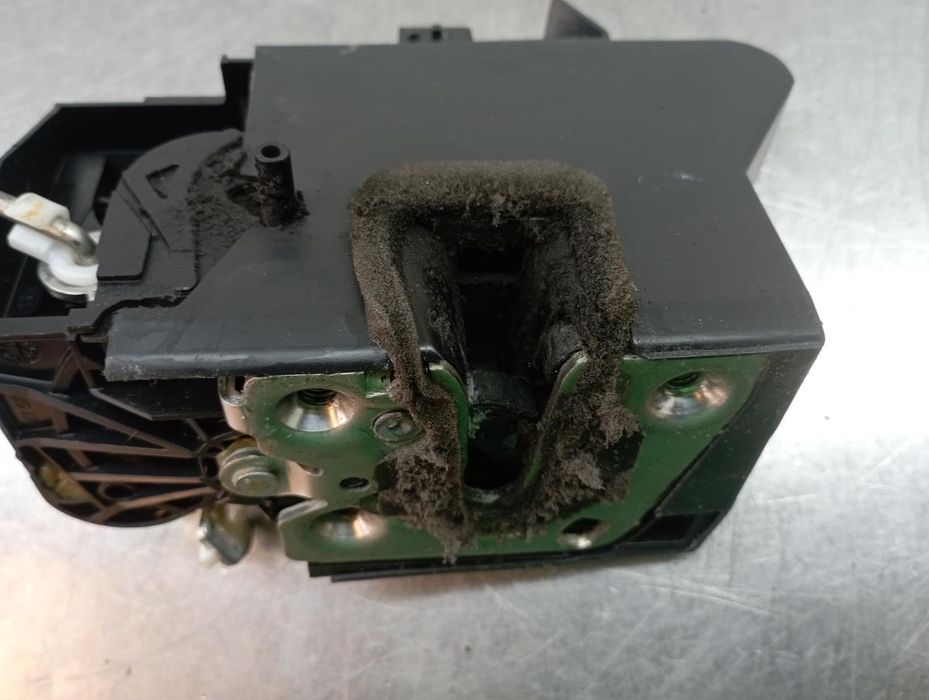 Fechadura / fecho porta trás direito DACIA Sandero III