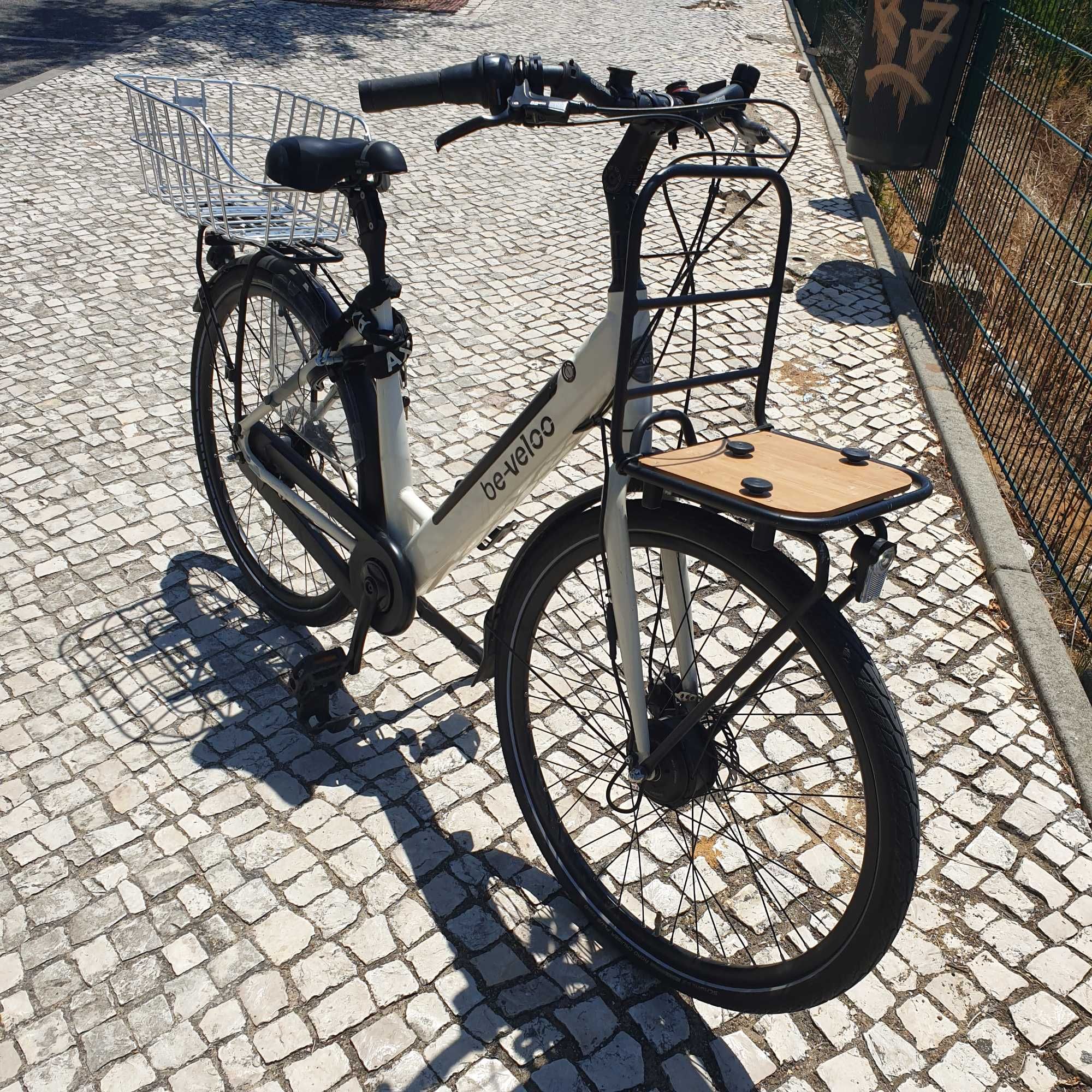 Bicicleta Elétrica - Tipo Holandesa - Marca Portuguesa - com +- 400 km